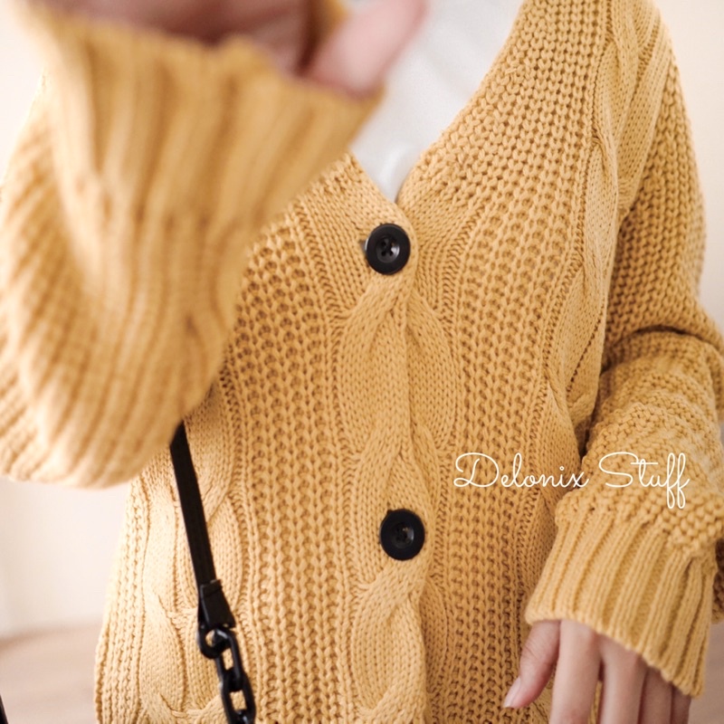 Chavina cable sweater premium