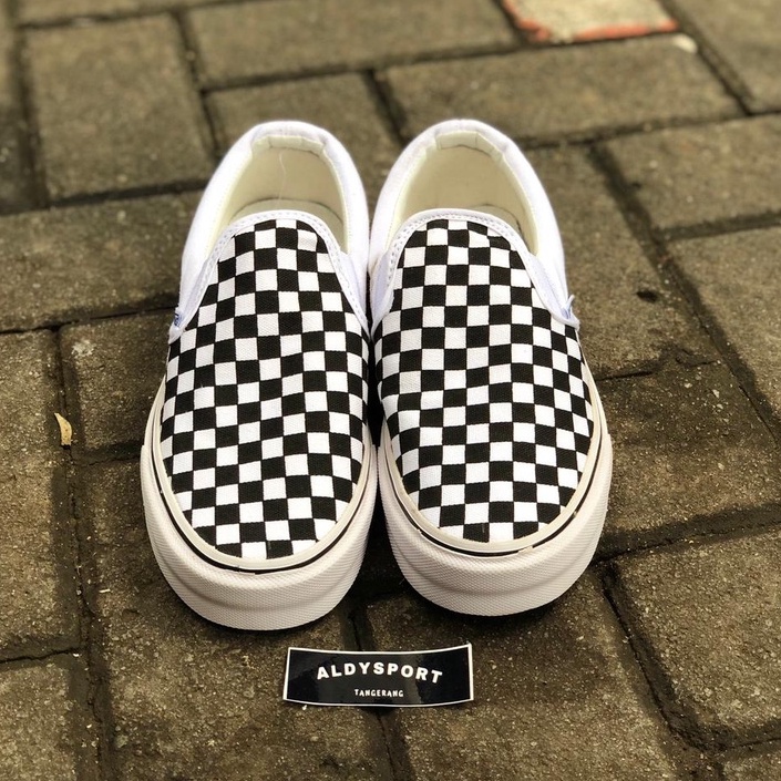 SEPATU VANS CHECKERBOARD CLASSIC SLIPON PREMIUM. SEPATU PRIA MURAH. SEPATU VANS PREMIUM