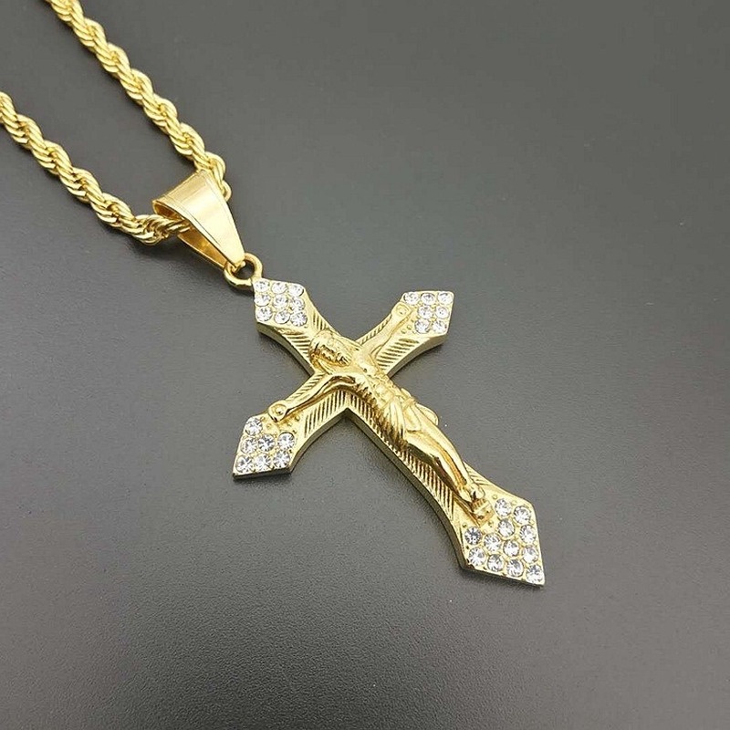 Kalung Liontin Salib Yesus Bahan Stainless Steel 18K Zircon Gaya Vintage Hip Hop Untuk Pria