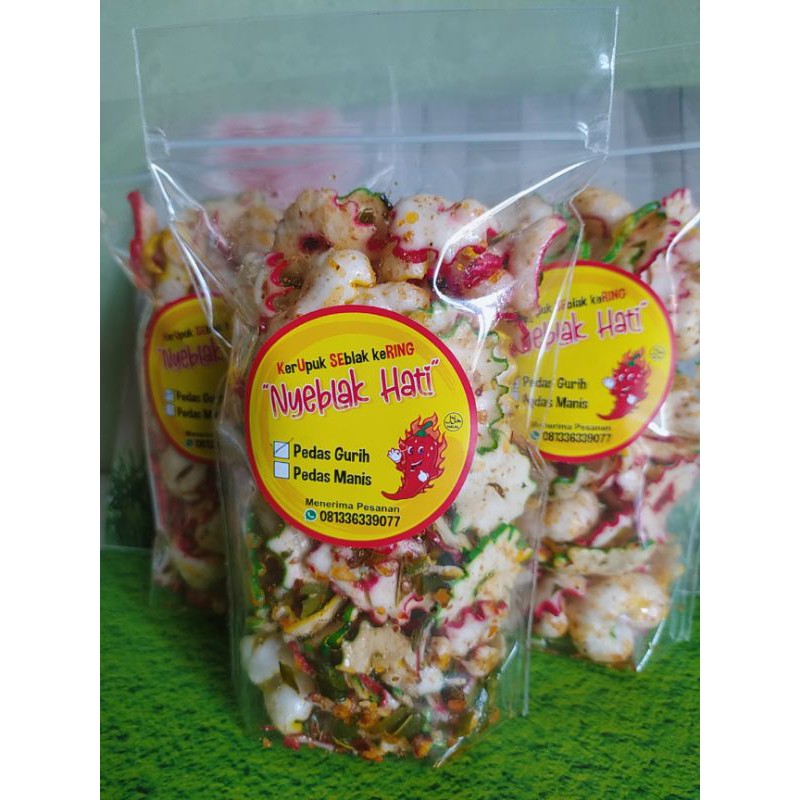 

Kerupuk seblak, pedas gurih. 1/4 kg