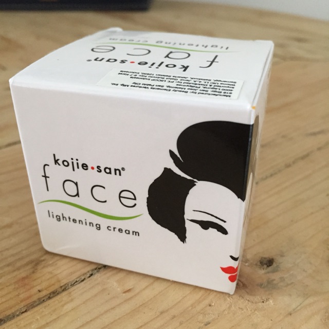 Cream Pagi Malam Kojie San Lightening