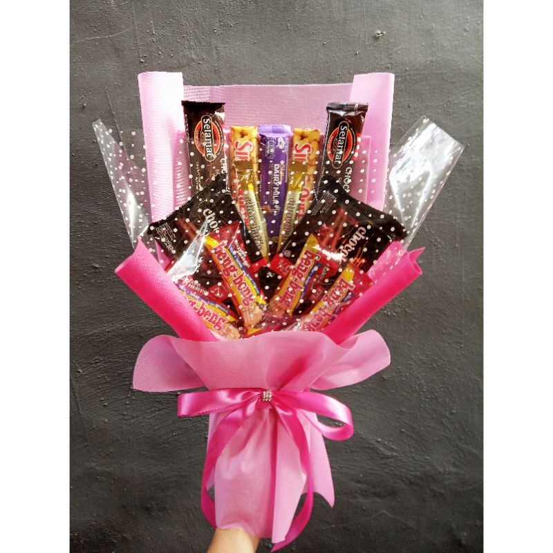 

buket snack-buket coklat-buket ultah-buket wisuda-kado wisuda-parcel buket. tiamo handcraft