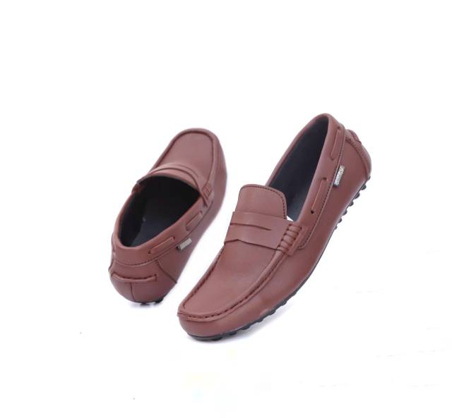 Promoo !!!! Sepatu slip on pria kickers casual slop formal kerja kantor kulit asli santai kuliah