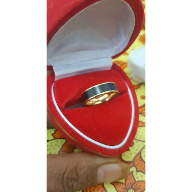 Cincin Titanium Gold Hitam plus Box bisa satuan dan cauple