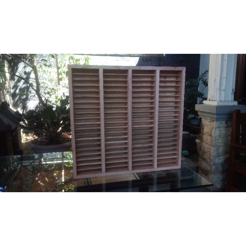 Rak Tempat Kaset Pita