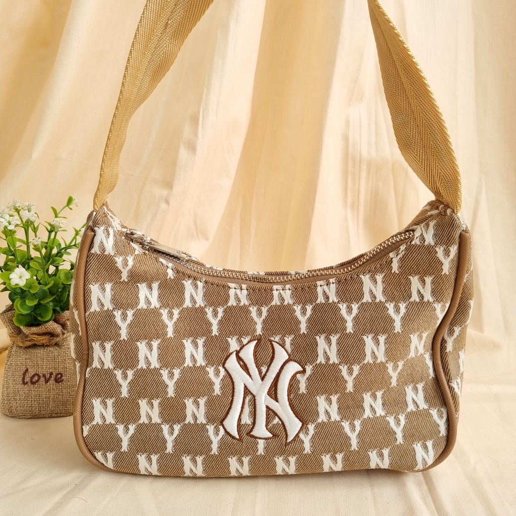 TAS MLB WANITA YANKEES MONOGRAM JACQUARD HOBO BAG