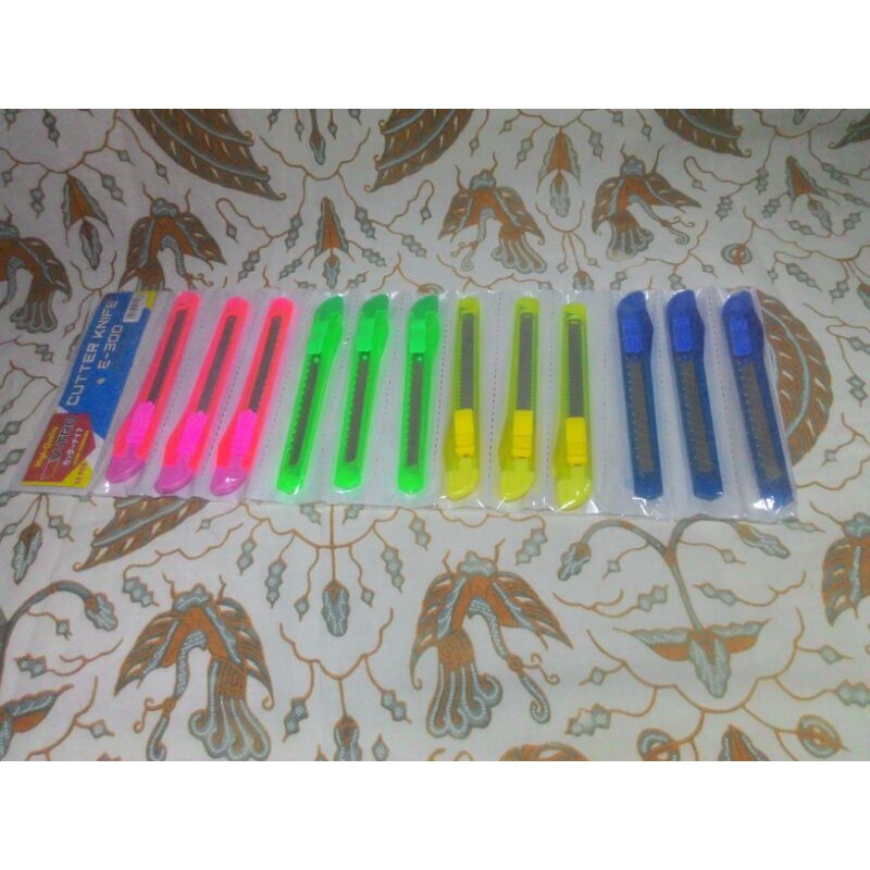 

GROSIR - 1 RENTENG CUTTER KECIL NON MERK