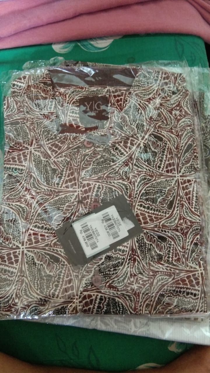 Yege Kemeja Batik Pria 7074 Lengan Pendek