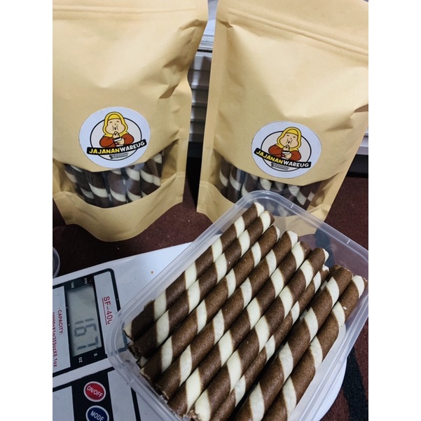 

Astor Cokelat