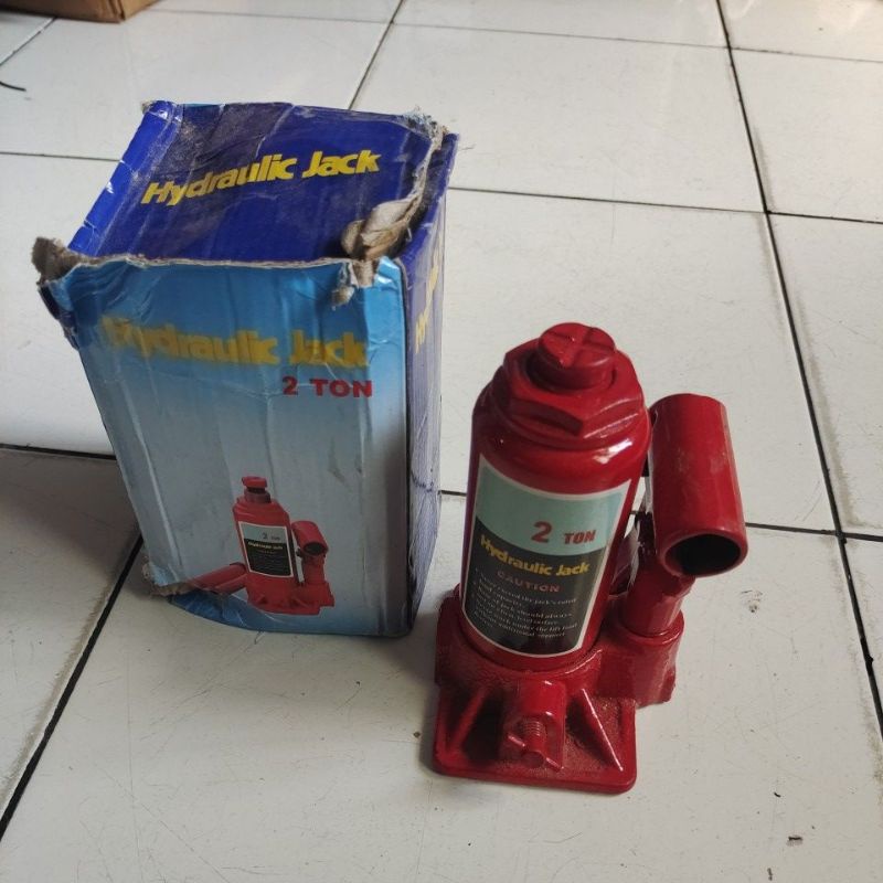 dongkrak botol 2ton / hydaulic bottle Jack 2ton