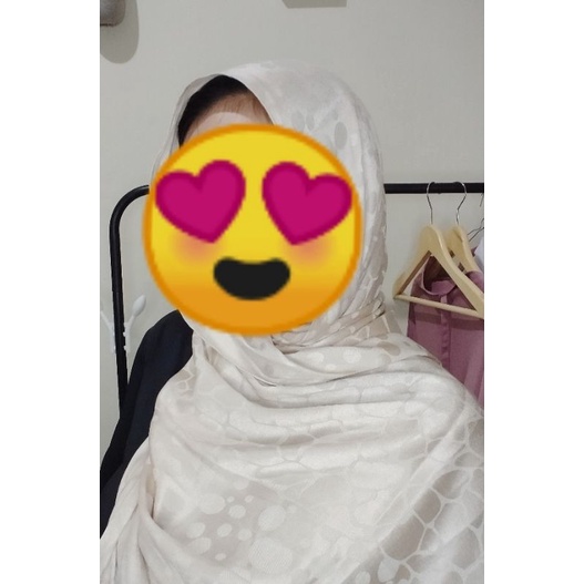 Promo syal/hijab satin cream motif