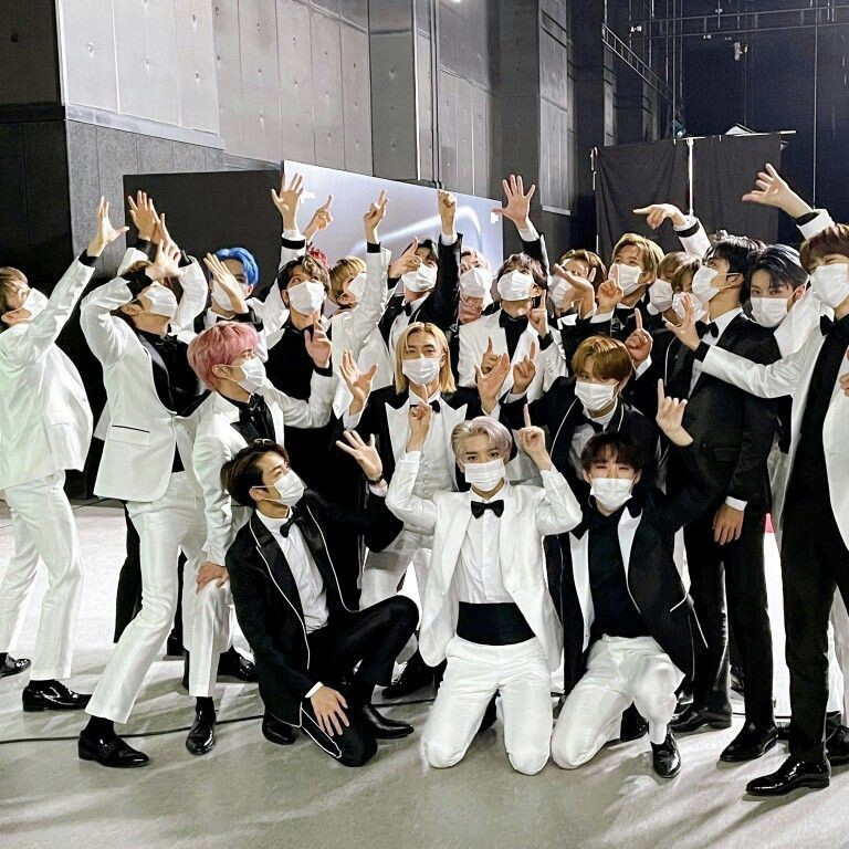 

GO.BYLIONMOON LENTI NCT2020