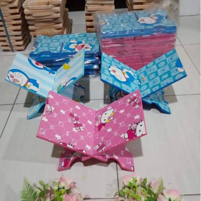 Meja Qur'an karakter (Tatakan AlQur"an)