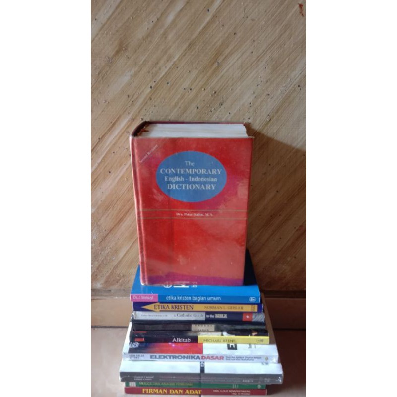 The Contemporary English - Indonesian Dictionary  by Peter Salim - Original