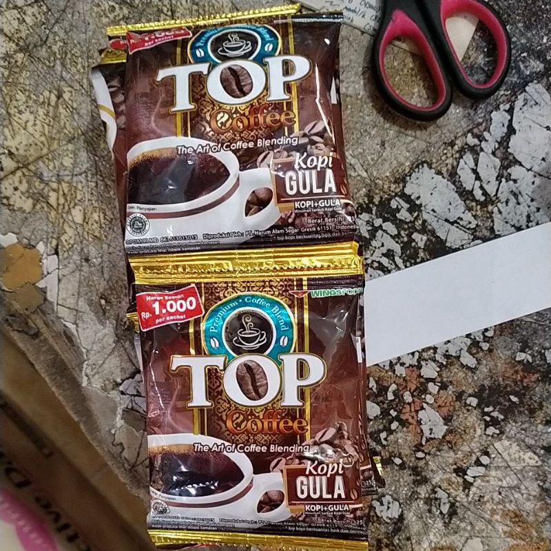 Top coffee hitam 25g,per renteng (12pcs).