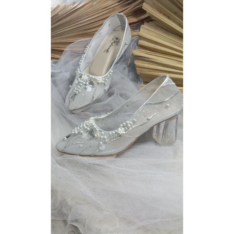 sepatu silver meruby cantik dan elegant dengan mutiara super elegant