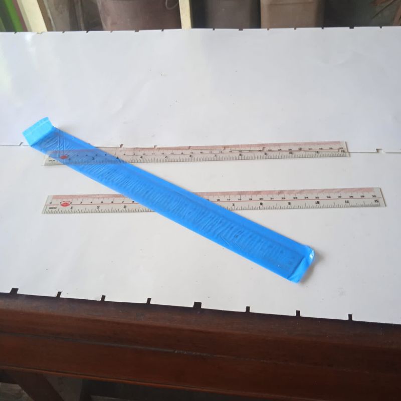 

Penggaris 30 cm isi 34 biji Strike Rule plus trade mark