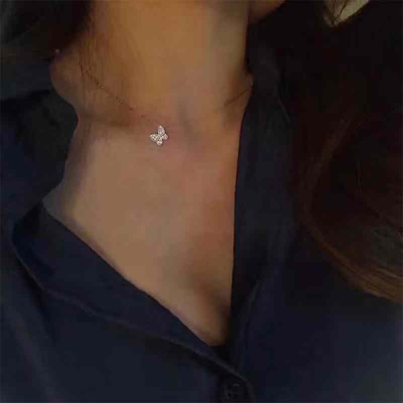 Kalung Rantai Liontin Kupu-Kupu Hias Kristal Imitasi Berkilau Elegan untuk Wanita / Hadiah