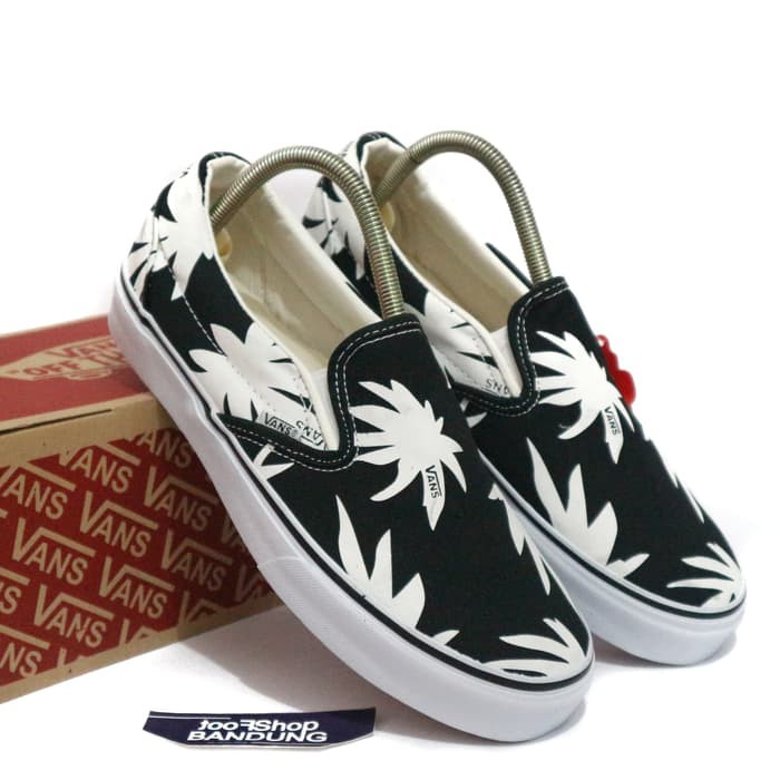 Jual Sepatu Vans Slip On Motif Rasta Black White Sepatu Sekolah Fashion  Pria Wanita Termurah | Shopee Indonesia