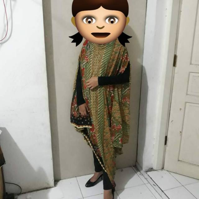 Kaftan batik asimetris