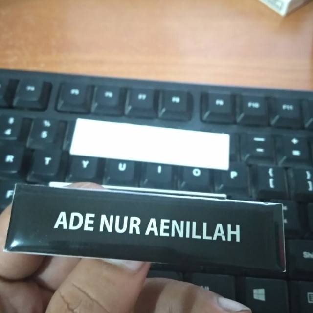 

Nametag Akrilik Mengkilap