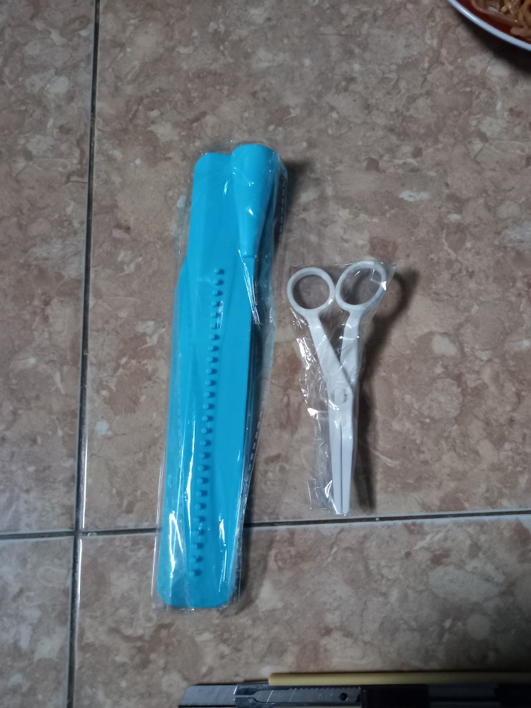 Cake Scrapper Penghalus Buttercream  Cake Adjustable Alat Dekorasi Kue Tart Alat Hias Cream Kue