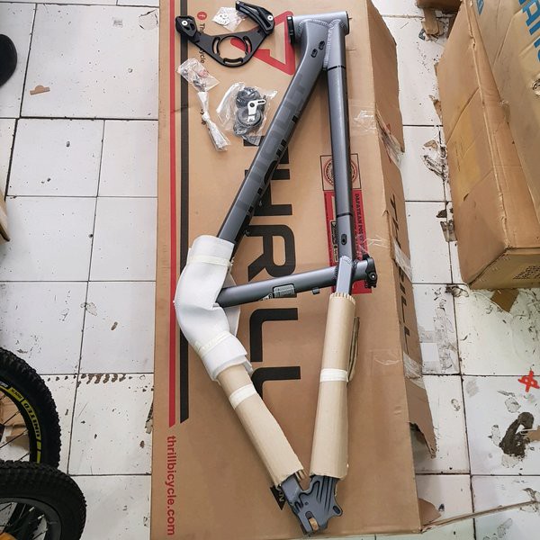 NEW  Frame Dj thrill wreak