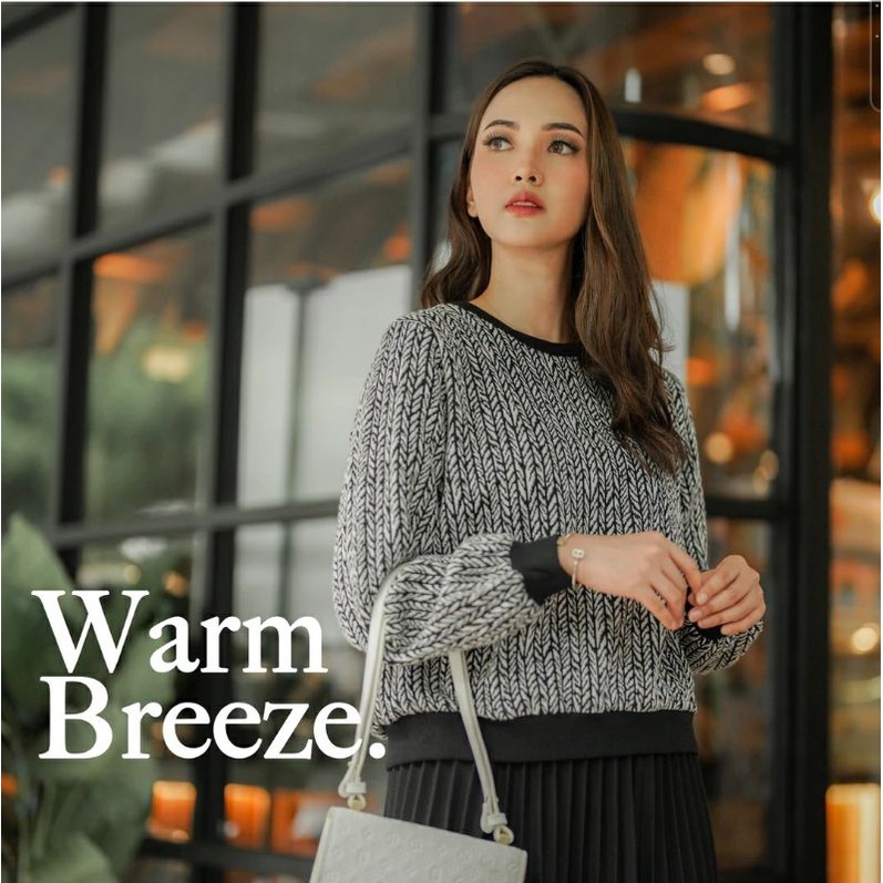 Benang Jarum Everly Sweater Black size XL
