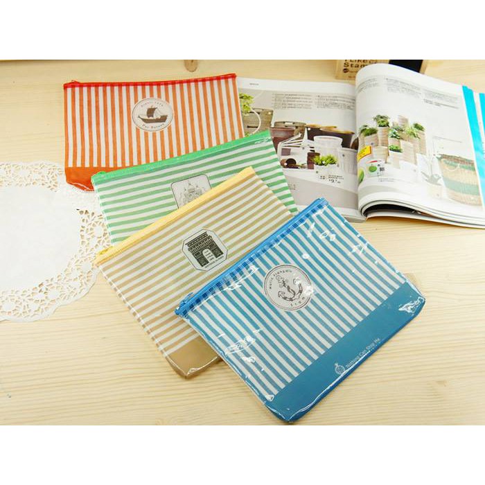 

dompet pouch tempat pencil dll bahan plastik dengan aneka pilhan warna