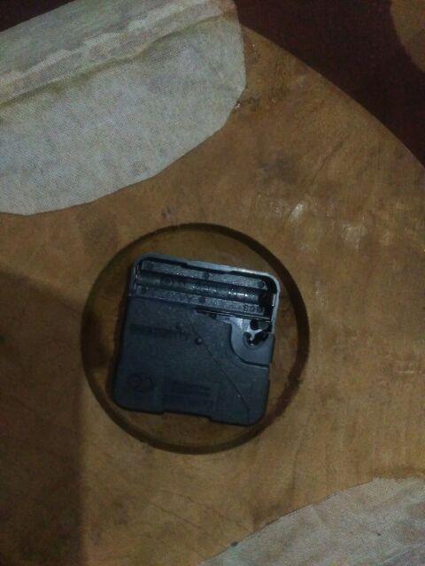 Jam Dinding Bentuk Jam Tangan Krepyak Kayu Jati
