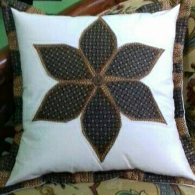 sarung bantal kursi / sofa motif batik 3
