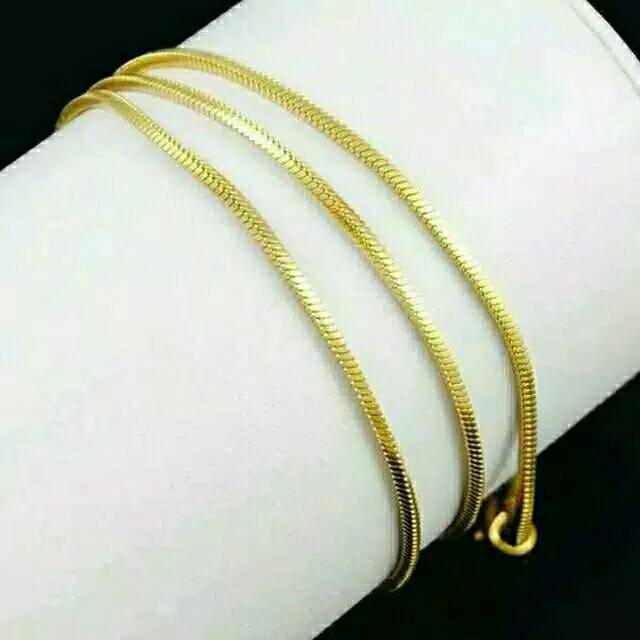 KALUNG TITANIUM PRIA -WANITA MODEL KOTAK WARNA EMAS