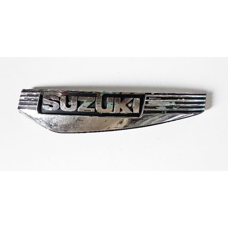 Emblem bodi kanan emblem tangki kanan suzuki Rc100 original second