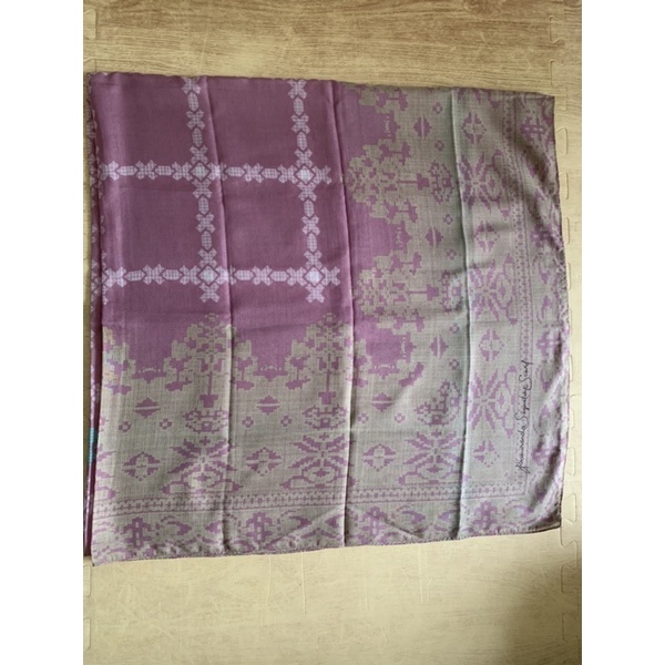 PRELOVED PASISIA SCARF PURPLE RIA MIRANDA GRANADA SERIES MONOGRAM BENANG JARUM
