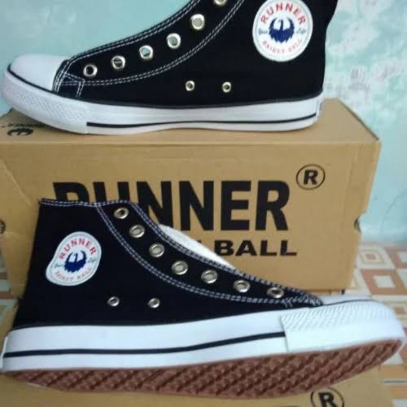 SEPATU RUNNER BASKETBALL TINGGI ORIGINAL HITAM PUTIH
