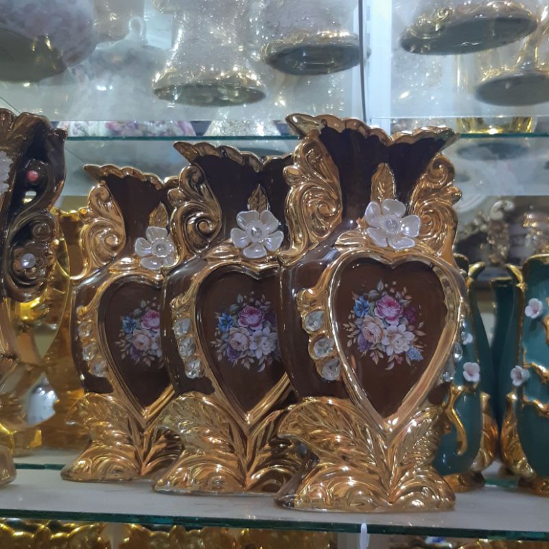3 Pcs guci warna coklat kombinasi gold motif bunga timbul Hiasan lemari kaca Pajangan lemari sudut D