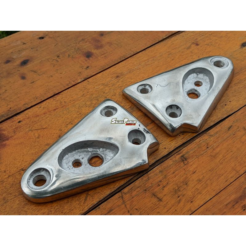 Kupingan lampu Tiger Lama/Tiger 2000 kupingan lampu dudukan lampu tiger lama tiger 2000