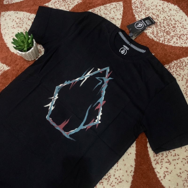 Kaos volcom geist tee mirror sample