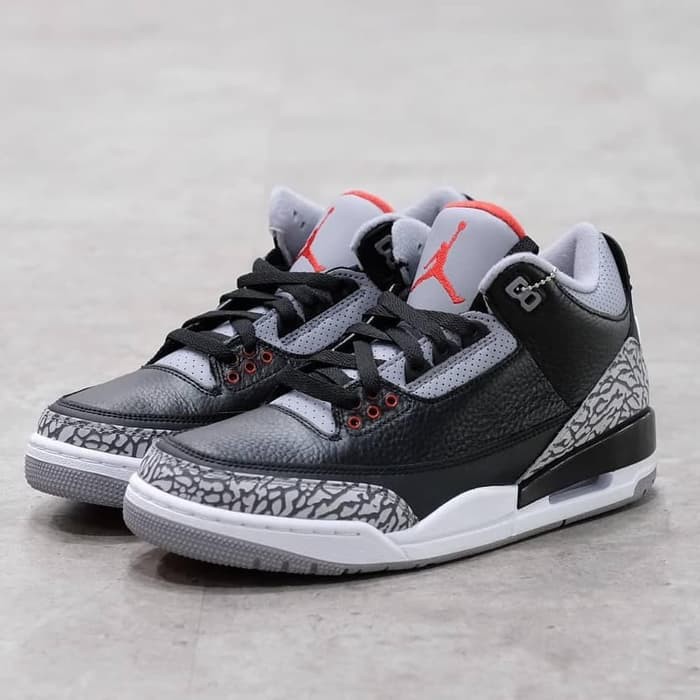 SNEAKERS COWOK HITAM BIRU MISTY  Nike Air Jordan 3 Black Cement