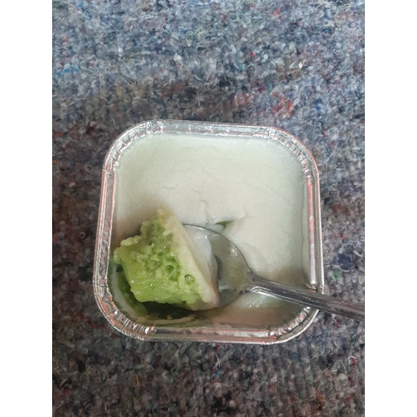 

Lumpur Surga dari daun pandan dan gurihnya santan. 1 pak isi 9 pcs