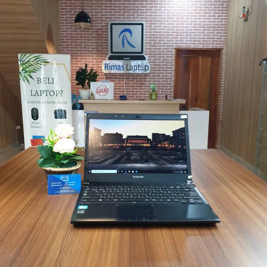 Laptop Toshiba Core i3 RAM 4GB HDD 500GB Bekas Second