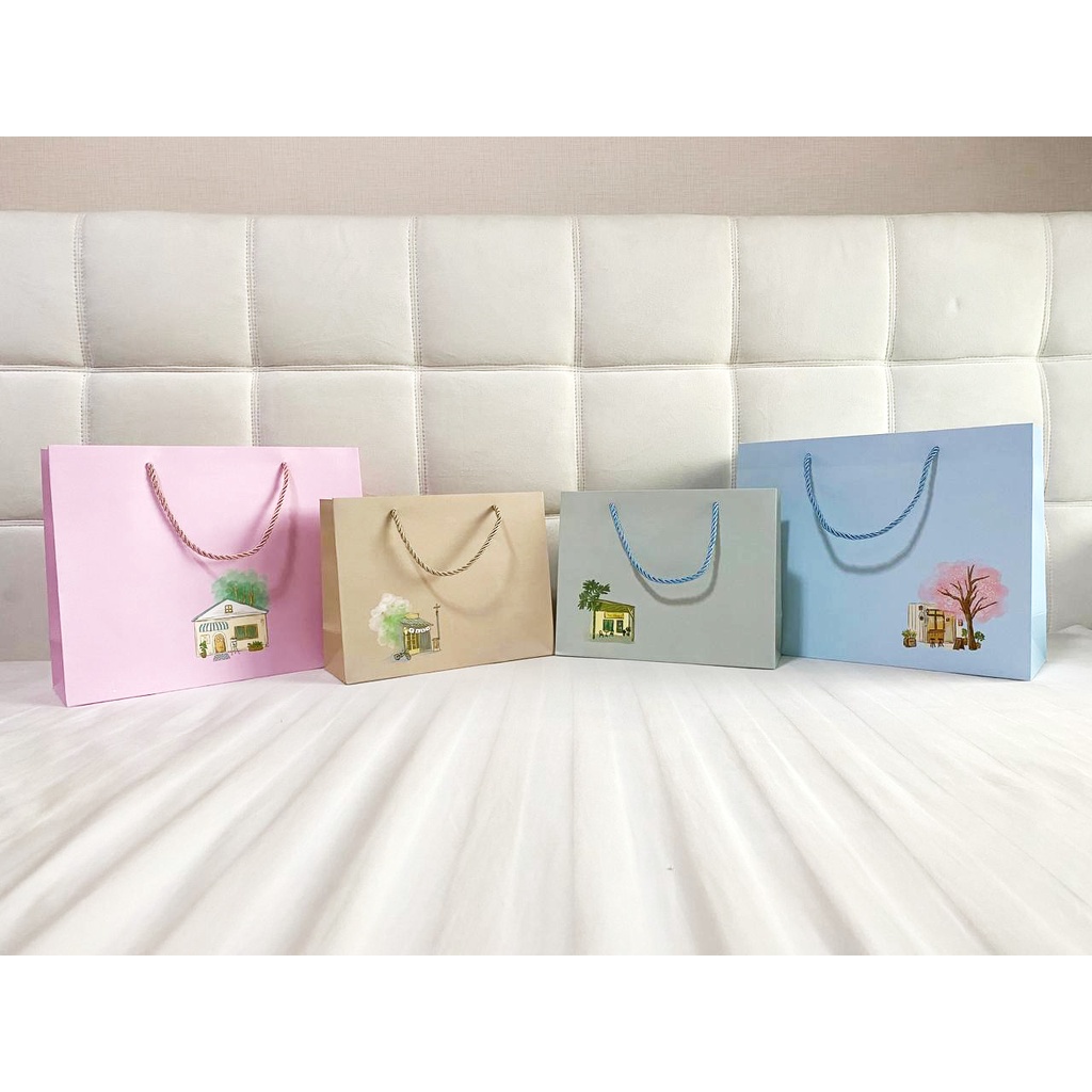 

Paper Bag motif rumah house kafe cafe / Tas Kado / Shopping bag / Goodie bag