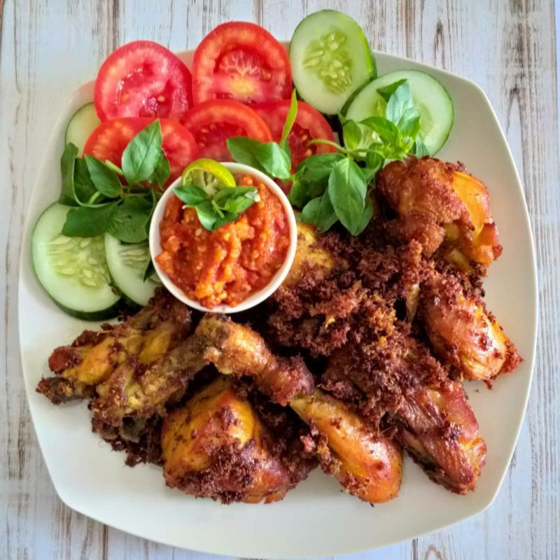 

Ayam Ungkep isi 8 Potong Free Sambel /Ayam Ungkep Bumbu Kuning Sambel Monyong / Dapur Bambu Frozen Food