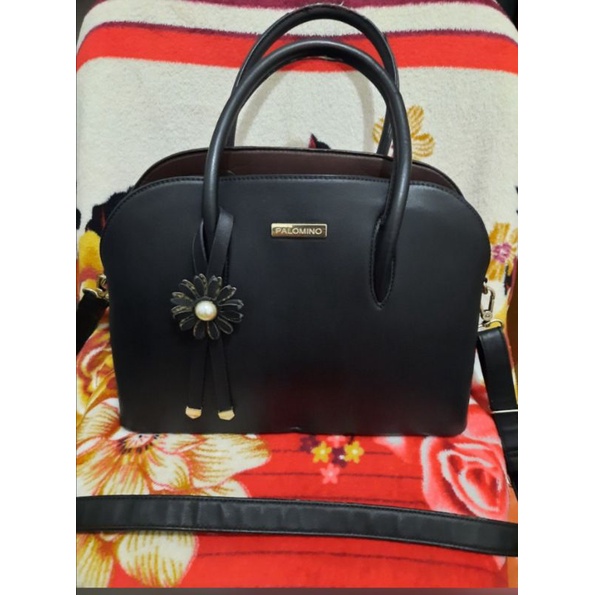 Palomino Tas Hitam Wanita