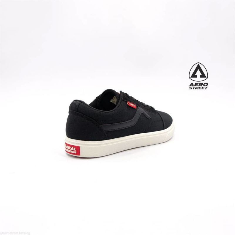 Sepatu Aerostreet massive low hitam