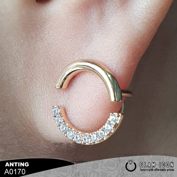 Anting TusukClip Mata Cee Half Cee A0170