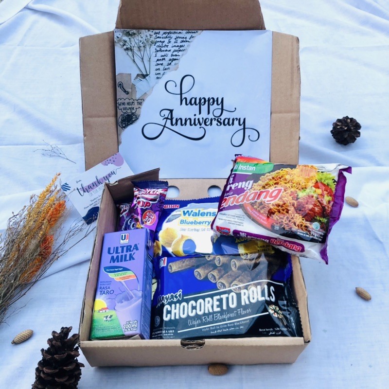 HAMPERS SNACK UNGU LILAC/ Hampers hadiah wisuda kado wedding pernikahan gift box parcel termurah hampers ulang tahun hari ibu kado murah wedding alat sholat hadiah hari raya murah viral termurah se shopee parcel alat ibadah