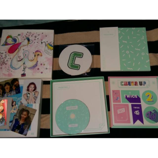 (FULLSET) Album Twice Page two Special Edition + photocard Sana + Chaeyoung + Lenticular Jeongyeon