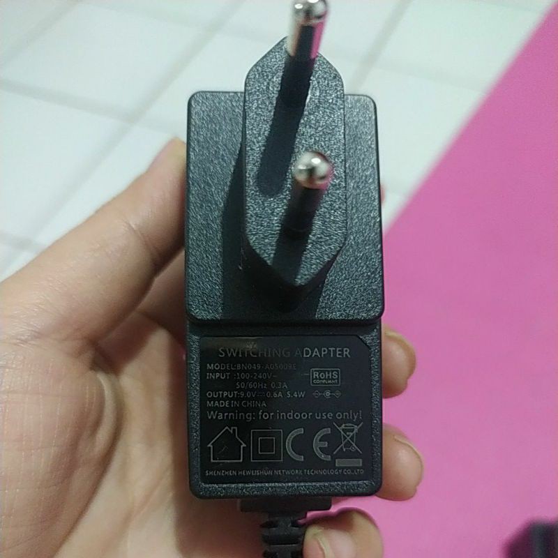 adaptor 9v 0.6 ampere