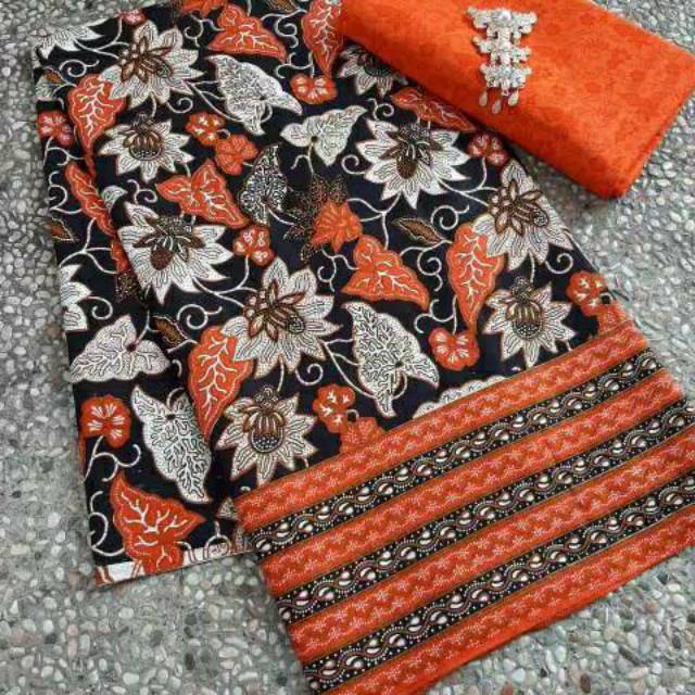 ARD KAIN BATIK MOTIF BUNGA PUTIH EMBOS BATIK PEKALONGAN / BATIK ORI PEKALONGAN